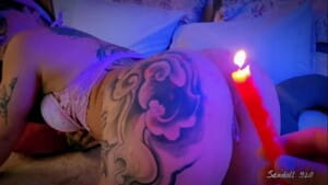 Gostosa tatuada adepta do  BDSM amador