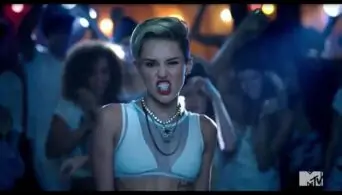 Miley Cyrus fodendo Caiu na net Video Inédito